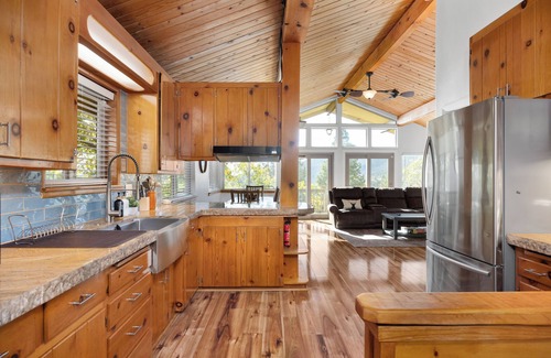 Alta Sierra Cabina | Modern Comfort in the Southern Sierras