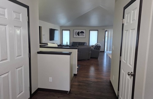 Fargo Casa | Modern Comfortable, spacious 4-bedroom building in lovely Fargo