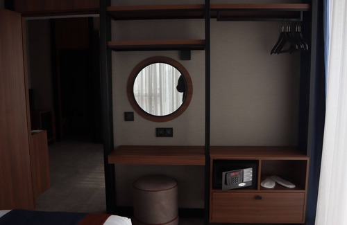 Serifali Mahallesi Cama Y Desayuno | Modern, comfortable suite rooms ın Istanbul