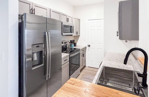 Rehoboth Beach Apartamento | Renovated, Modern & Comfy - Close to Outlets, Beach & Boardwalk - Pool