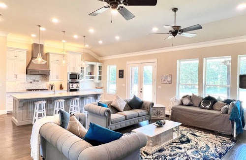 Pilot Point Otro | Modern, Comfy & Stylish Farmhouse - Direct Lake Access/Fishing Pond/Wildlife