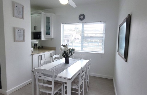 Ballito Apartamento | Complejo moderno en el paseo de Ballito