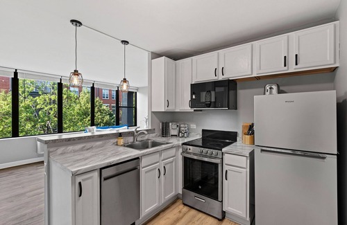 Near South Side Condominio | Modern Condo by McCormick Place