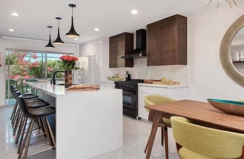 Old Las Palmas Condominio | Modern Condo In Heart Of Palm Springs!