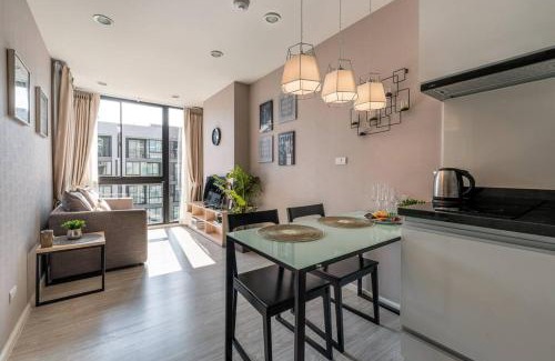 Huay Kaew Apartamento | Modern Condo in Nimman (F707) by Pimolplace