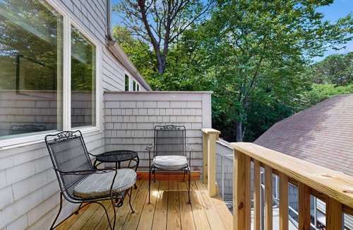 Mews Village Condominio | Modern condo near golf & beach with AC, deck, W/D and board games