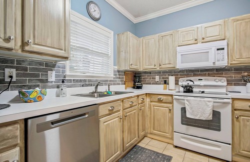 North Myrtle Beach Condominio | 2 dormitorios, 2 baños, villa del primer piso en el hoyo 9 del campo de golf Norman en Barefoot Resort