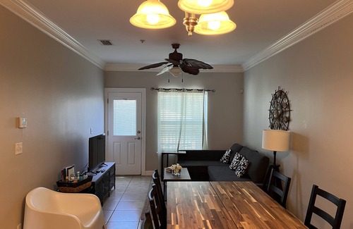 South Padre Island Apartamento | Modern Condo near Beach w/outdoor pool