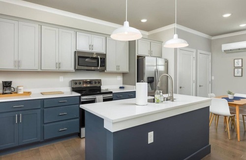 Chattanooga Casa | Modern Condo w/ Mountain Views, 2 Private Decks!