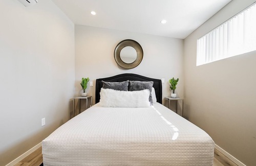 Gateway District Condominio | Modern Condo Walking Distance to the Strip