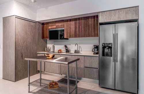 Playa Hermosa Apartamento | Modern condo with on-site pool, WiFi, and centrally located