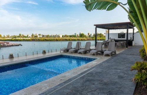 Marina Mazatlan Apartamento | Modern Condo with Pool in Marina Mazatlan