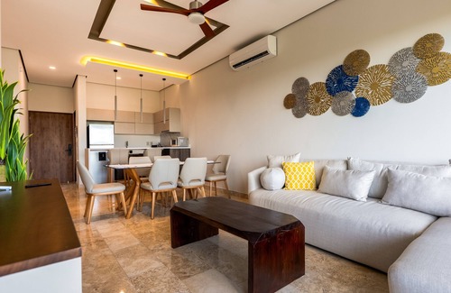 Playa Paraiso Condominio | Modern condo with rooftop infinity pool, jetted hot tub & WiFi
