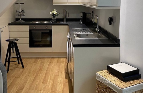 Dunstable Apartamento | Modern Contemporary Luxury Small Medium