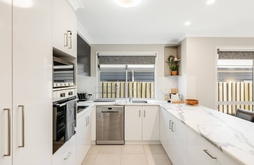 Glenvale Apartamento | Modern & Convenient Living!