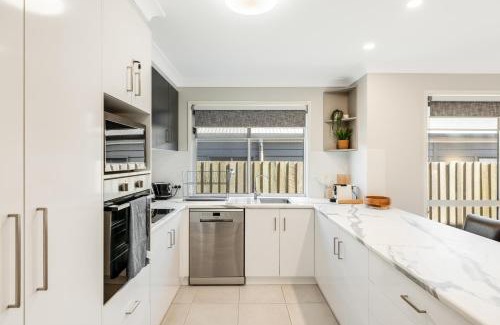 Glenvale Apartamento | Modern & Convenient Living!