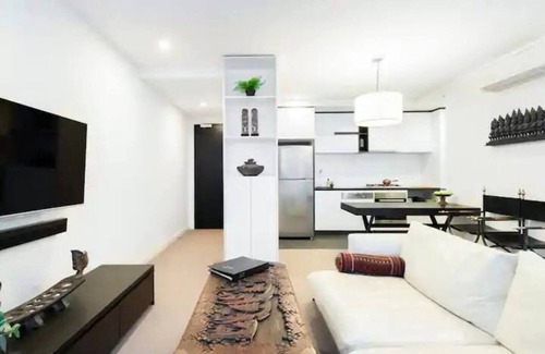 South Yarra Apartamento | Modern Cosmopolitan Retreat on Toorak Rd