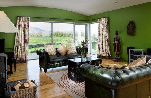 Ballyvaughan Casa | Modern Cottage on the Burrens' Edge with Sea Views