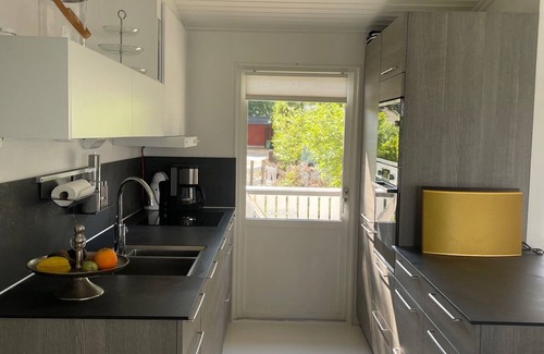 Vittsjo Cabina | Modern cottage with lake view