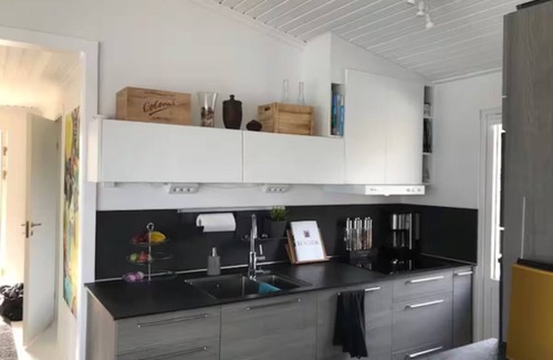 Vittsjo Cabina | Modern cottage with lake view