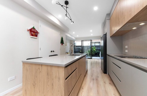 Hobsonville Casa | Modern & Cozy 2BR Harborlight Terrace