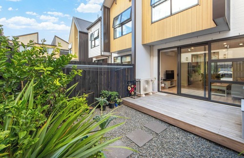 Hobsonville Casa | Modern & Cozy 2BR Harborlight Terrace