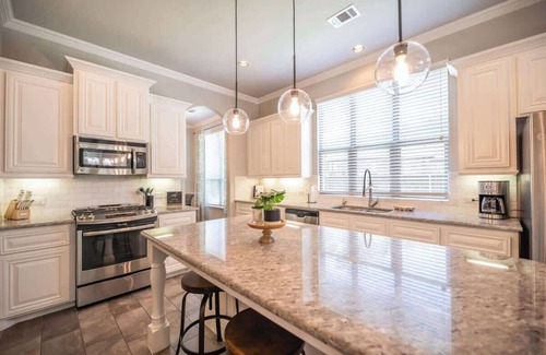 Lewisville Casa | Modern & Cozy 3-Bedroom Home close to DFW Airport