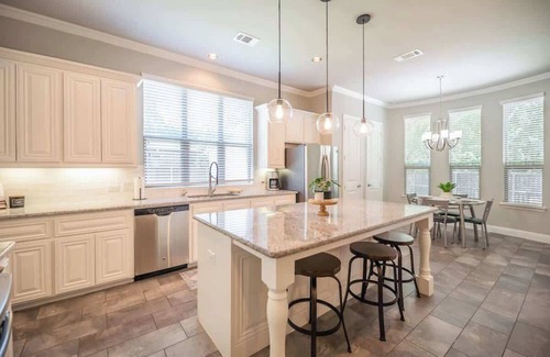 Lewisville Casa | Modern & Cozy 3-Bedroom Home close to DFW Airport