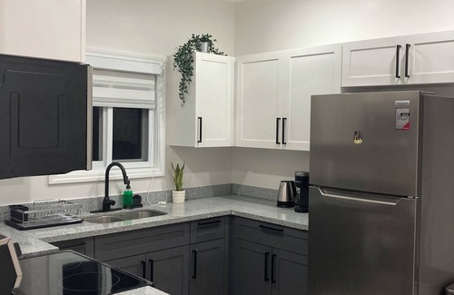 Lucea Casa | Modern, Cozy , 3 Bed - 2 Bath Tropical Escape