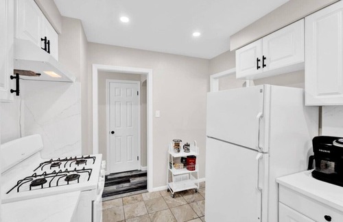 Royal Oak Casa | Modern cozy 4b bunglow in Royal
