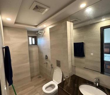Gulberg Apartamento | Modern Cozy Apartment in Central Lahore