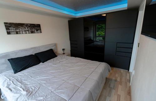 Weiden in der Oberpfalz Apartamento | Modern Cozy Apartment With Stars