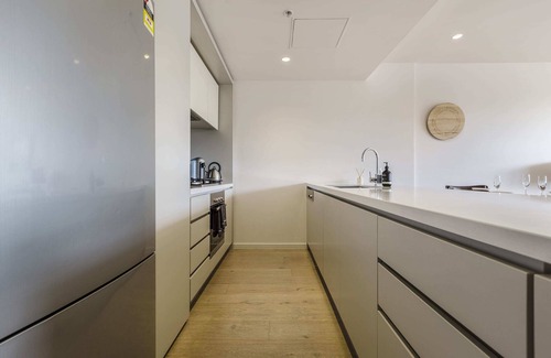 Abbotsford Apartamento | Modern Cozy Escape: Nature & City Lifestyle Awaits