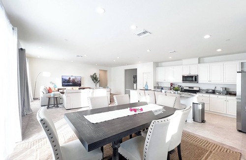 Colton Casa | 🌟Modern & Cozy Home with Mountain View near Downtown Riverside🌟