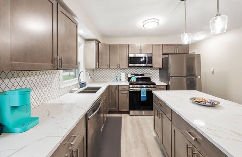 Worth Casa | Modern & Cozy house in Chicago suburb
