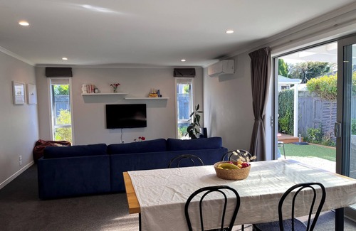 Leamington Casa | Modern & Cozy House in Cambridge - 5 minutes to lake Karapiro