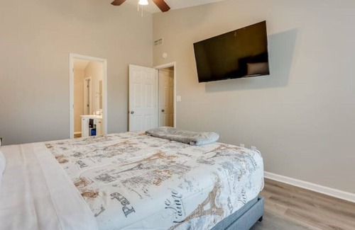Riverdale Casa | Modern Cozy Humble Abode 15 mins from ATL Airport