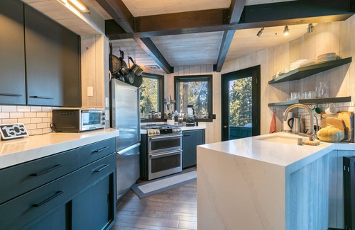 Truckee Casa | Modern~Cozy Mountain Getaway 3 Beds Max 6 adults