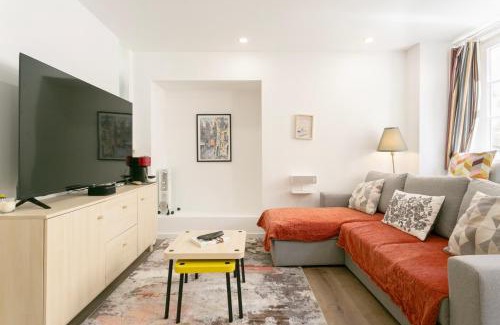 Misericordia Apartamento | Modern Cozy Stay in Central Lisbon