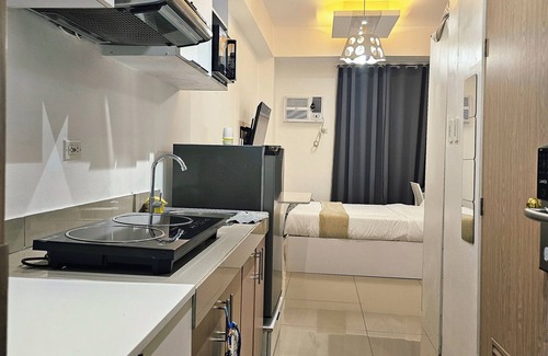 Dasmarinas Condominio | Modern Cozy Studio with Netflix