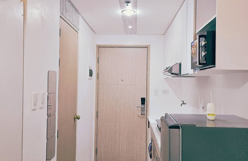 Dasmarinas Condominio | Modern Cozy Studio with Netflix