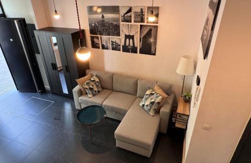 Schipperskwartier Casa | Modern cozy studio with backyard