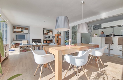 Gartenstadt Trudering Villa | Villa moderna, confortable, con piscina y jardín