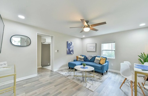 Greensboro Casa | Modern - Cozy - Well Located