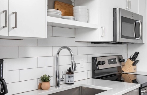 Cole-Noble District Apartamento | Modern CozySuites Studio Apartment