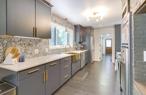 Oregon Coast Casa | Modern Creekside Retreat 1 Mi to Spirit Mtn Casino