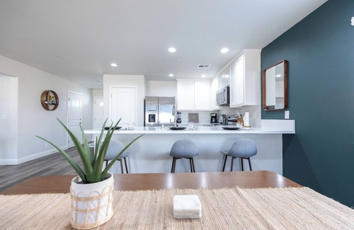 Ridgecrest Casa | Modern Desert Escape + EV Charging!