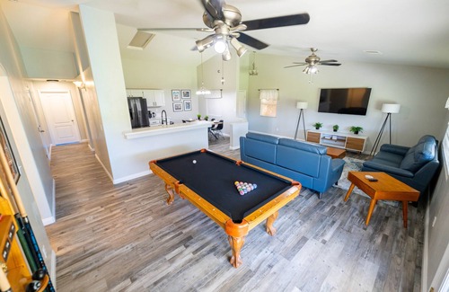 Greenacres Casa | Modern Design - Pool Table - Garage - EV Charging