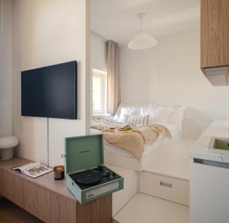 Vinohrady Apartamento | Modern design studio with fast WI-FI & balcony