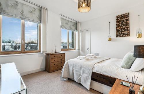 Notting Dale Apartamento | Modern Designed 2 bed Penthouse Apt Sleeps Five